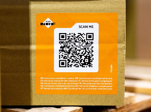 Az NRF a papírkompresszor összeszerelési útmutatóját QR-kóddal ellátott címkére cseréli