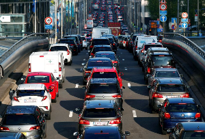 2035-től kezdődhet az autózás teljesen elektromos korszaka az EU-ban