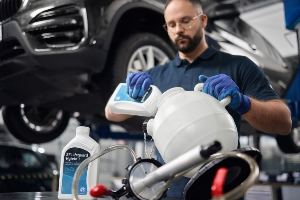 A ZF váltóolajcsere-készleteinek kínálata folyamatosan bővül számos új kiegészítéssel a belső égésű motoros, elektromos és hibrid szektorokban