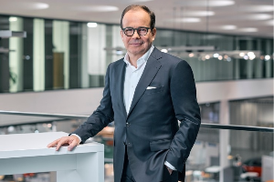 A ZF megerősíti a vállalatcsoport technológiai fókuszát: Dr. Peter Holdmann további szerepet vállal technológiai igazgatóként